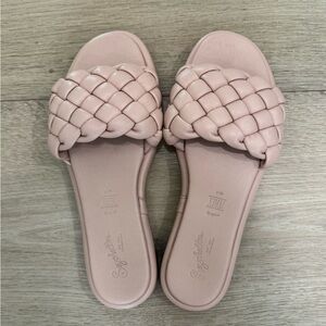 Seychelles sandles. Ladies size 7. Like new. Hardly worn